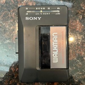 Sony Walkman FM/AM Radio and Cassette Player